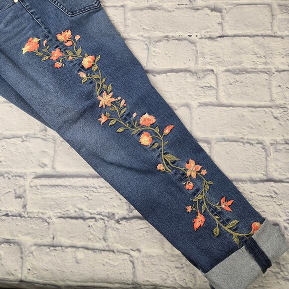 DG2 by Diane Gilman Women's Jeans Boho Floral Embroidered size 8 Petite - Picture 9 of 16